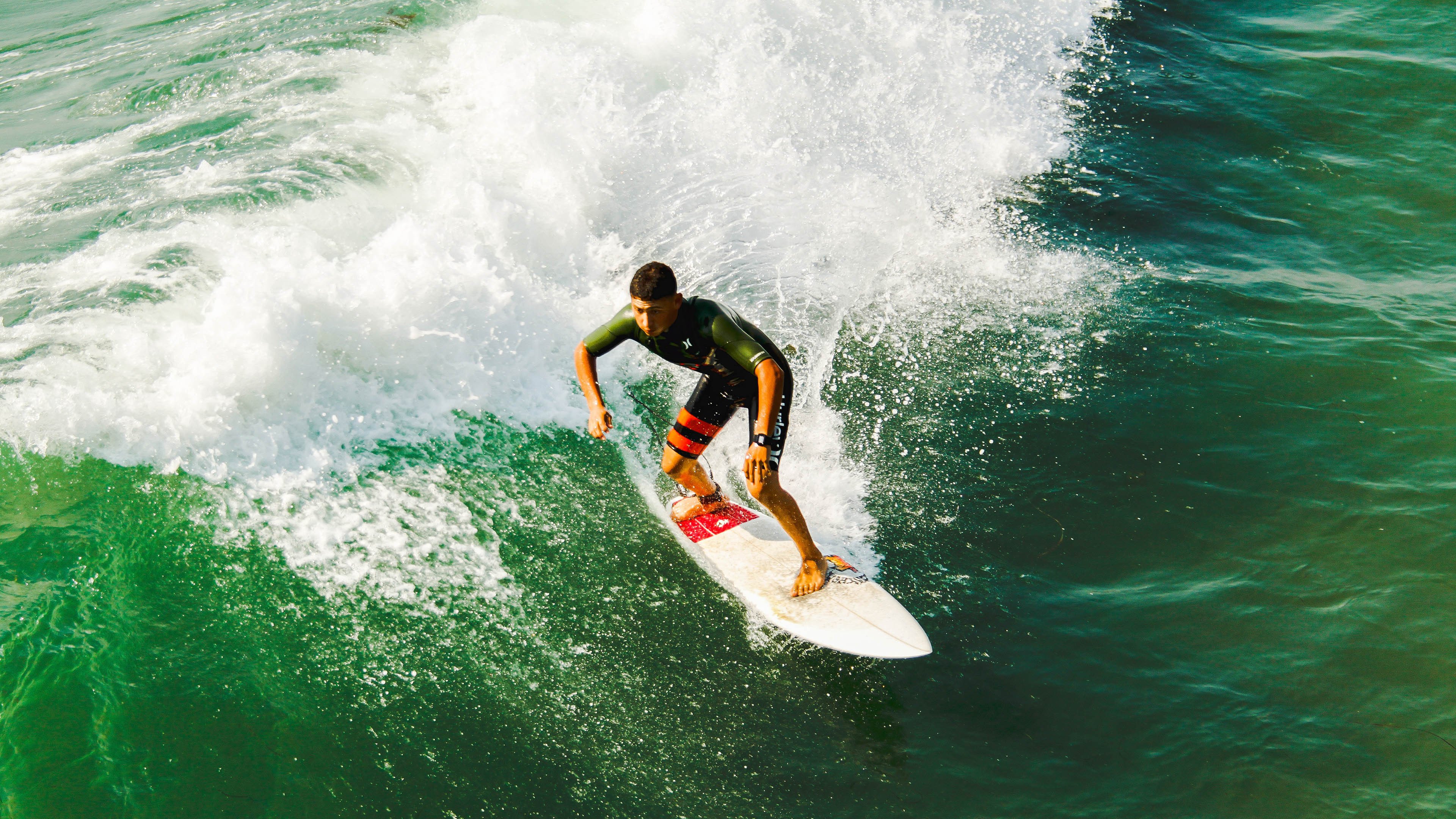 开云体育官网下载-青年球员成长故事：从草根到联盟新星，优秀年轻球员